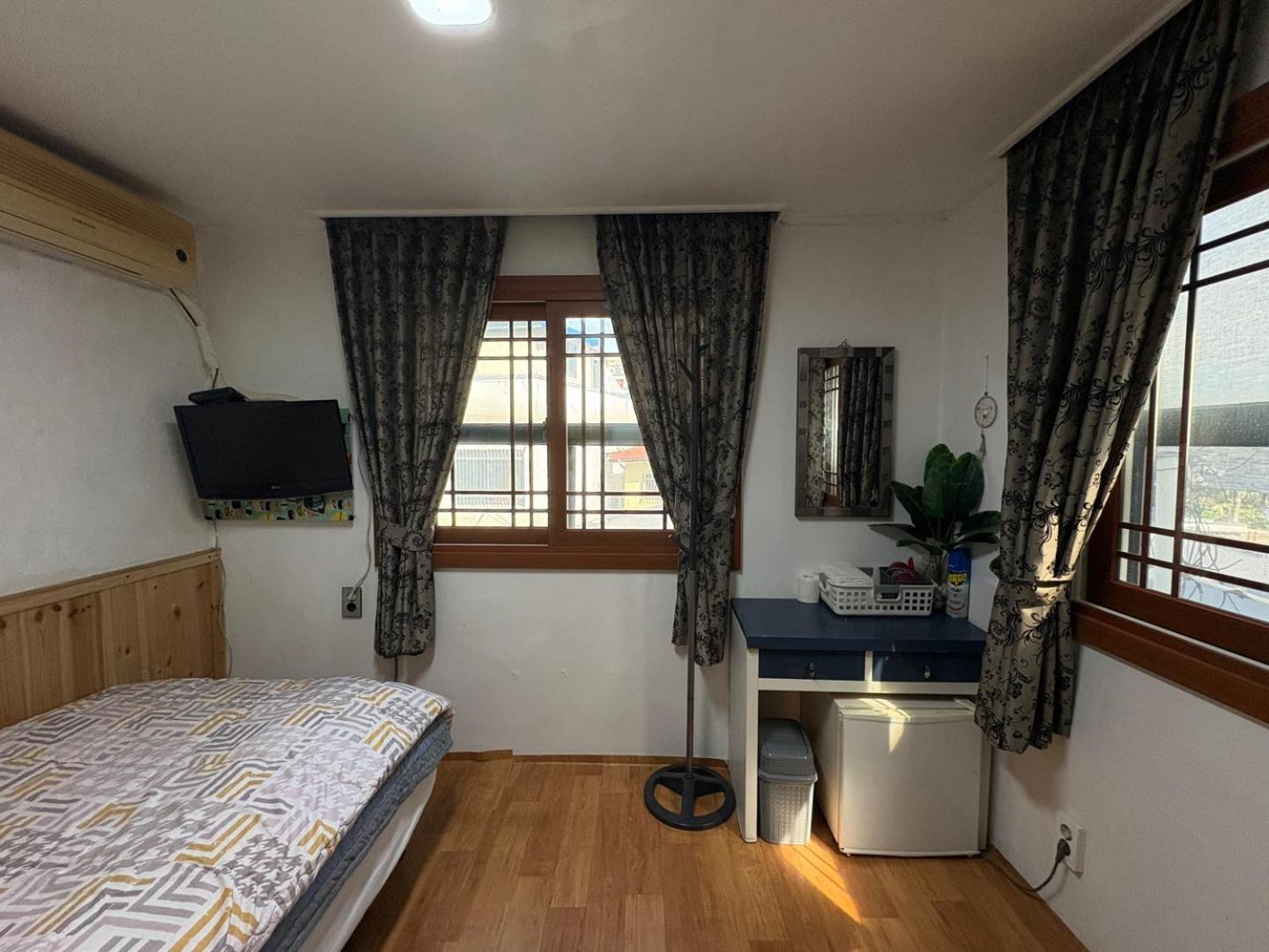 Gudeok Guesthouse Seogwipo-stad Buitenkant foto