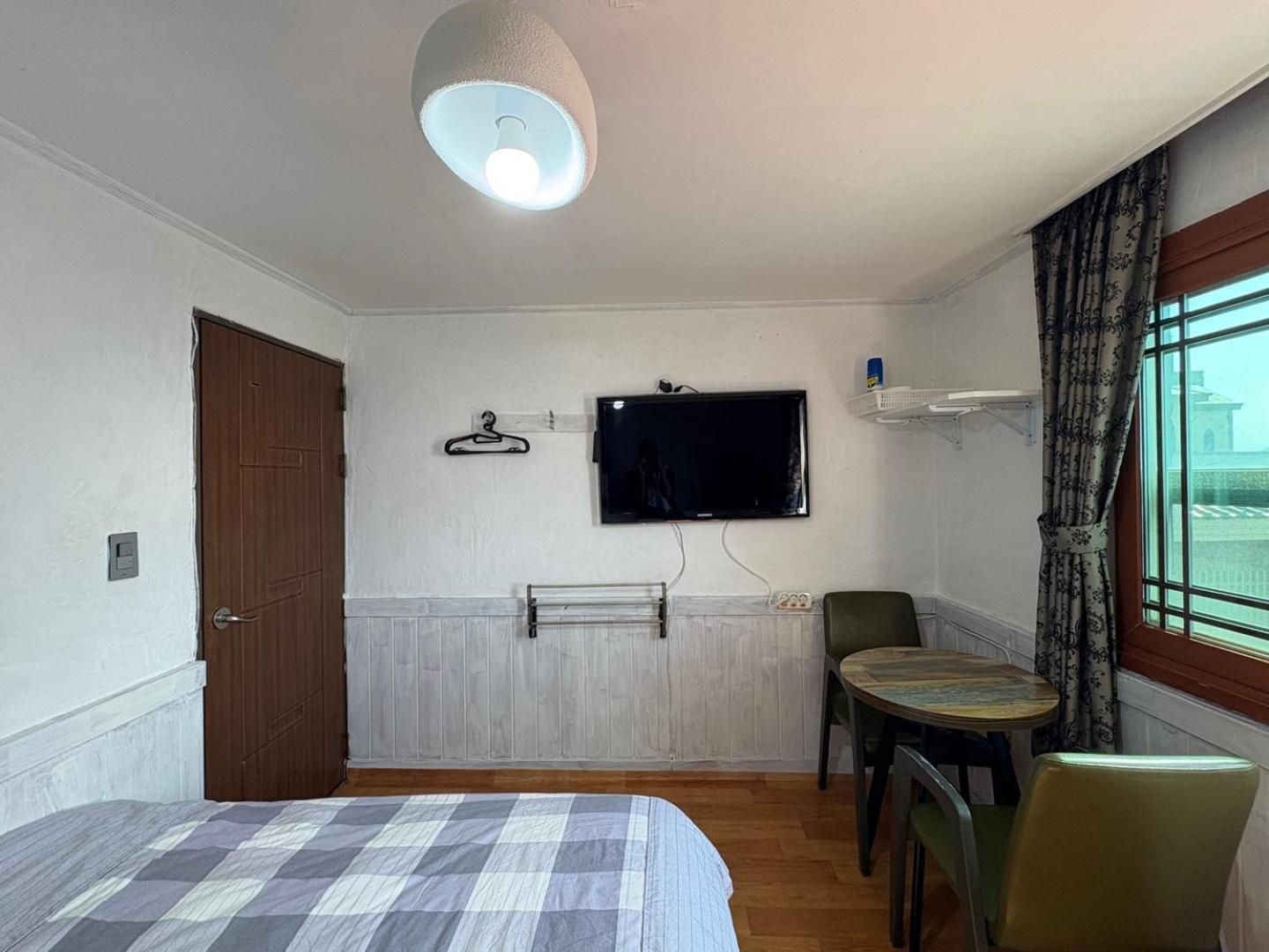 Gudeok Guesthouse Seogwipo-stad Buitenkant foto